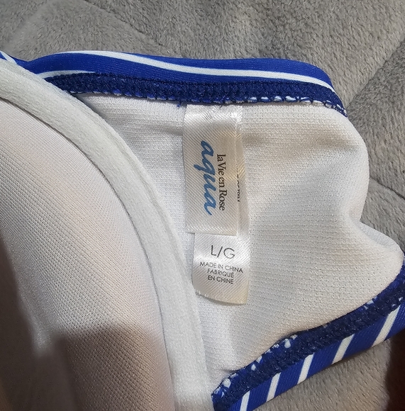 Large Bikini top and Skirt from LA Vien Rose - Picture 2 of 3